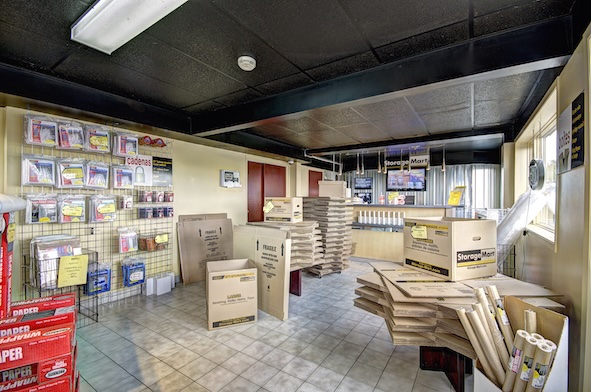 Storage Units at StorageMart - 555 Rue Clemenceau St Quebec City QC